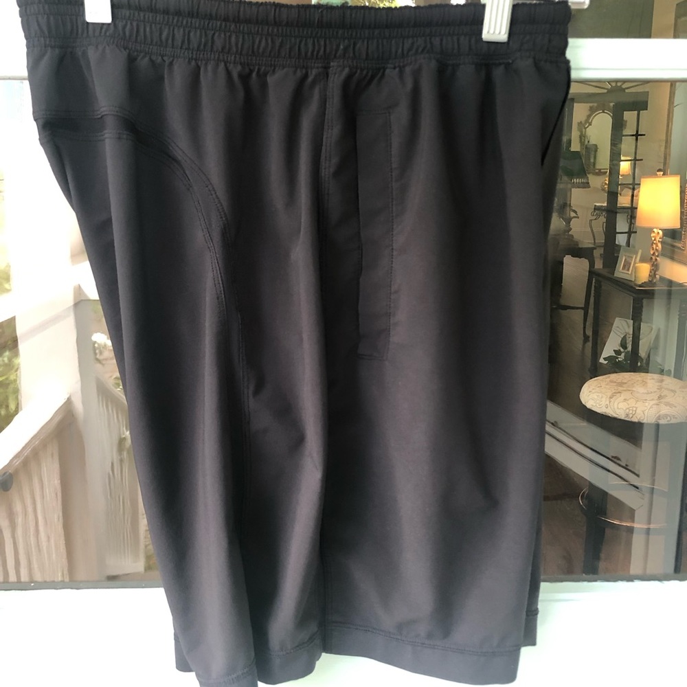 Lululemon  Pacebreaker linerless short